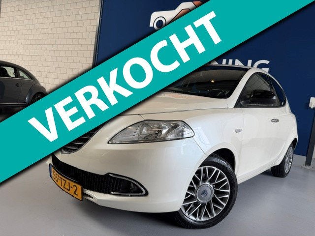 Lancia Ypsilon 0.9 TwinAir Platinum /bj.2012/ parelmoer wit, Auto's, Voorwielaandrijving, Euro 5, 86 pk, Gebruikt