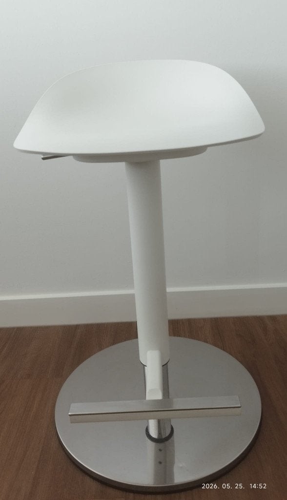 JANINGE  Bar Chairs, 60 tot 90 cm, Ophalen of Verzenden, Zo goed als nieuw, In hoogte verstelbaar