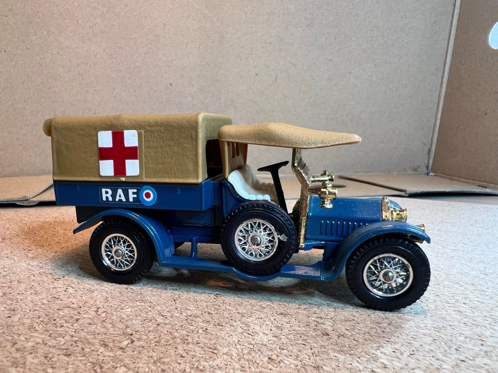 Matchbox Models of Yesteryear 1918 Crossley RAF Tender, Overige merken, Auto, 1:32 tot 1:50, Ophalen of Verzenden