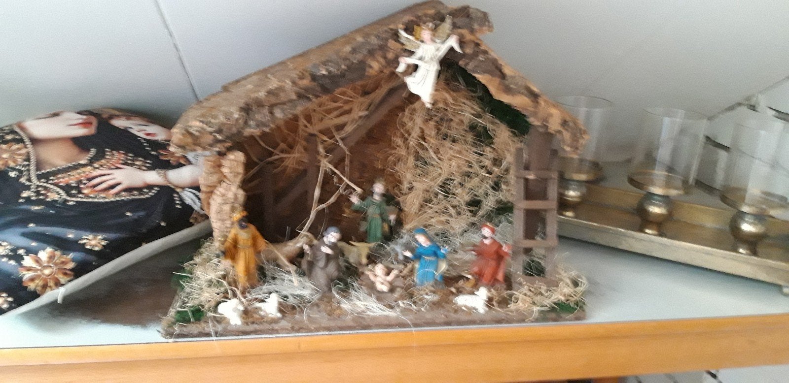 Antieke kerststal, Ophalen