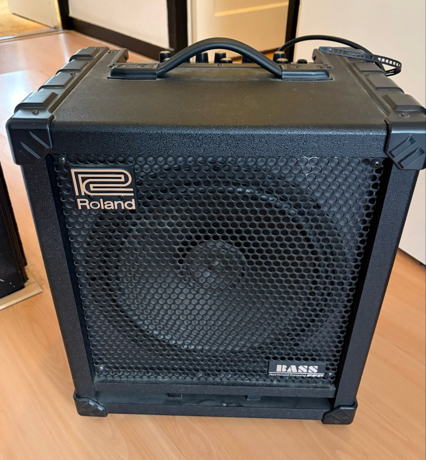 Roland Cube-100 Bass versterker, Ophalen, Gebruikt, Basgitaar, 100 watt of meer