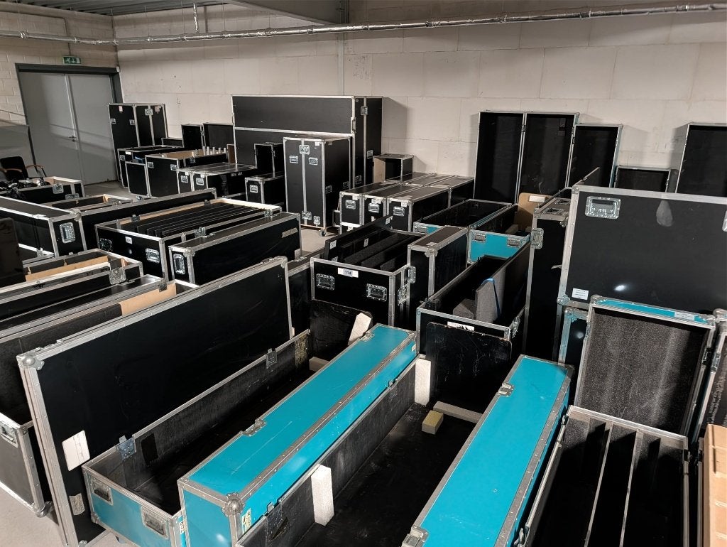 Diverse Flightcases voor (touch)screens, professionele AV, Gebruikt, 50 Hz, LCD, 100 cm of meer