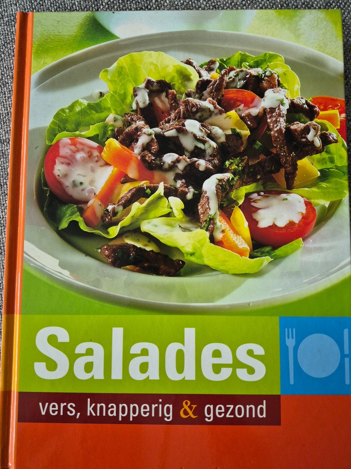 Salades: Vers, Knapperig & Gezond Kookboek, Boeken, Onbekend, Voorgerechten en Soepen, Ophalen of Verzenden, Zo goed als nieuw