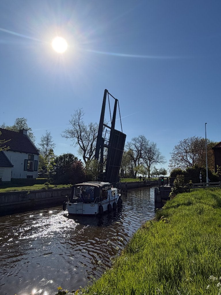 Foto 15 van Last minute! Motorkruiser, boot huren. Bootverhuur Friesland