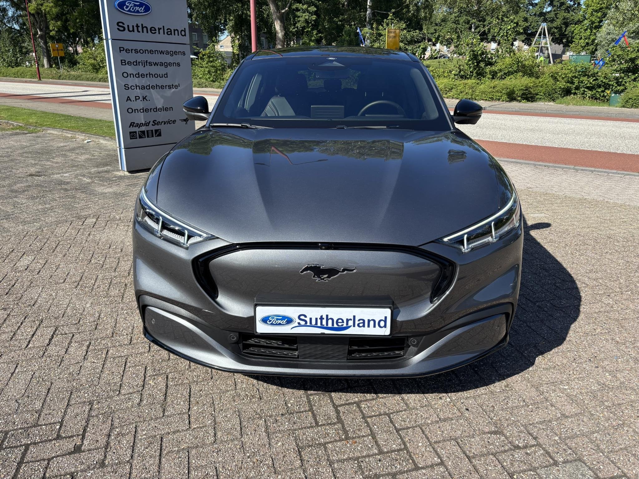 Ford Mustang Mach-E Extended Premium AWD 98 kWh 351pk | Pano, Auto's, Automaat, 98 kWh, Zwart, Origineel Nederlands