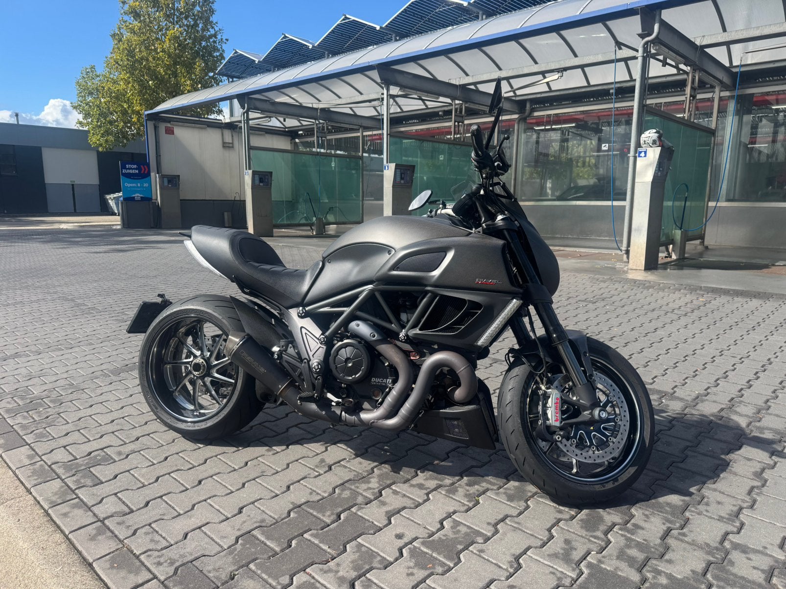 Ducati Diavel Carbon ABS BOMVOL, Motoren, 2 cilinders, Particulier, Meer dan 35 kW, Naked bike