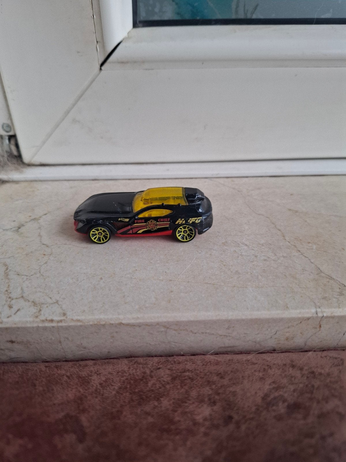 Hot Wheels speelgoedauto - Zwart/Geel, Ophalen, Gebruikt
