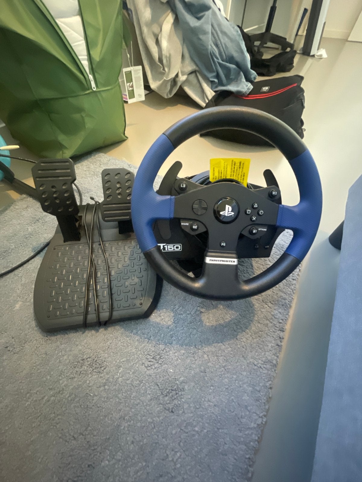 Thrustmaster T150 Stuur met pedalen voor PS4, Ophalen of Verzenden, Gebruikt, Stuurtje of Sportattribuut