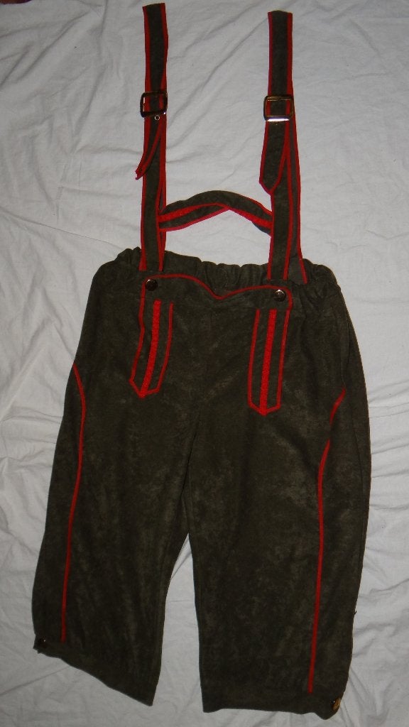 Leuke donkergroene/rode TIROLER/LEDERHOSE broek, Carnaval, Overige maten, Ophalen of Verzenden, Kleding