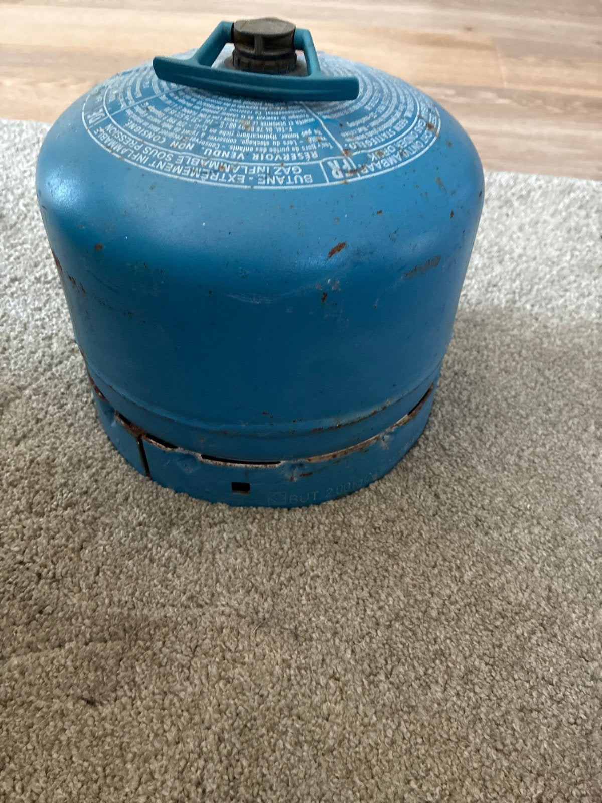 Gebruikte blauwe gasfles, Ophalen, Gebruikt