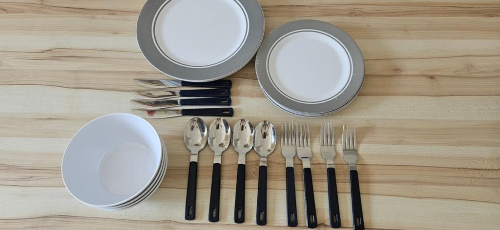 4 persoons camping servies, Caravans en Kamperen, Kampeeraccessoires, Ophalen of Verzenden