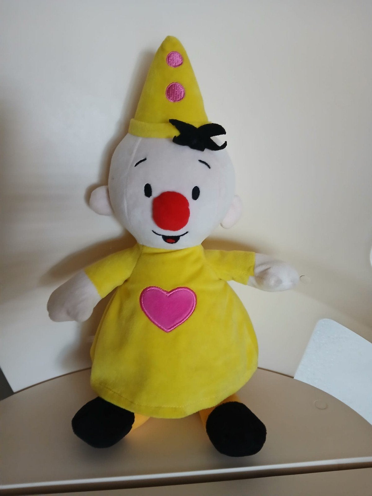 BUMBA KNUFFEL 30 CM MET RAMMELAAR., Geel, Overige typen, Ophalen of Verzenden, Zo goed als nieuw