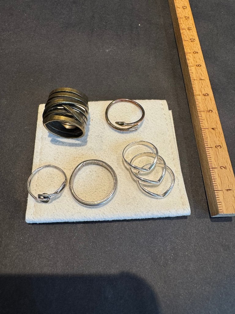 Mooie set van 7 zilveren / metalen minimalistische ringen, Ophalen of Verzenden, Zo goed als nieuw, 17 tot 18, Dame of Heer