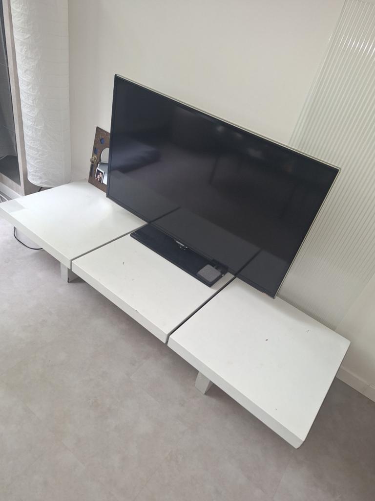 GRATIS tv meubel, heeft alleen even een likje verf nodig., Ophalen of Verzenden, Gebruikt, 25 tot 50 cm, Minder dan 100 cm