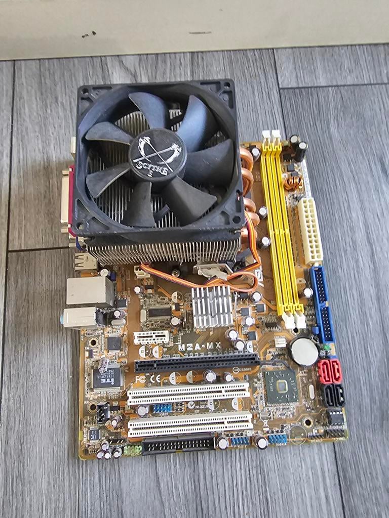 Moederbord M2A-MX met processor en koeler (werking onbekend), Niet werkend, AMD, AM2, Ophalen of Verzenden