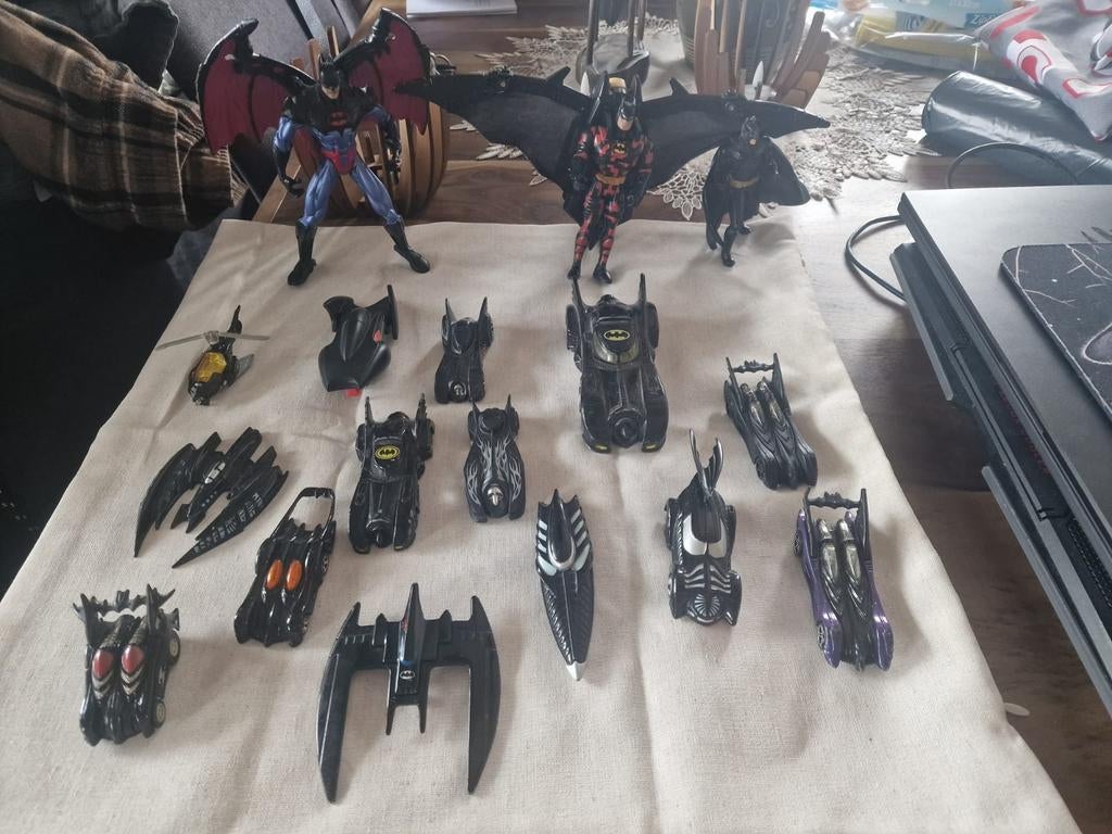 Batman actiefiguren en Batmobiles, Ophalen