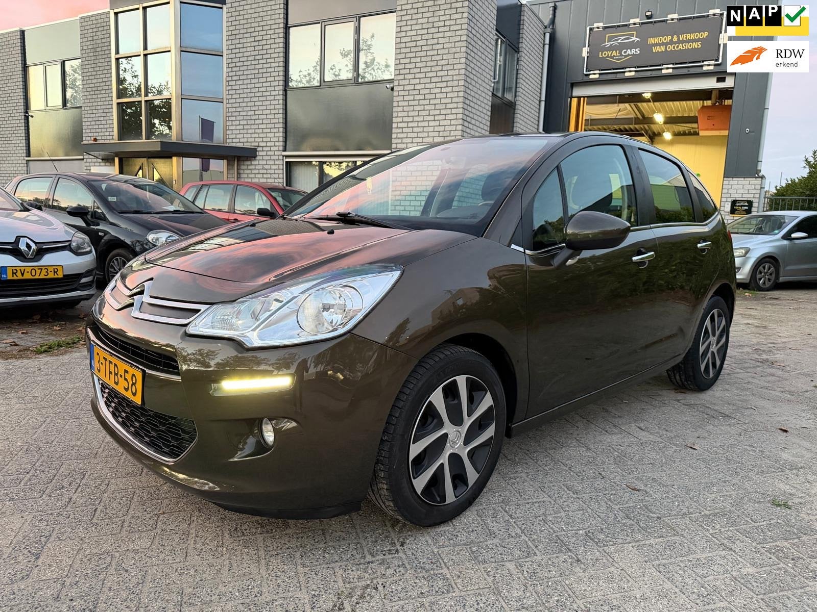 Citroen C3 1.6 e-HDi Business Navi Clima Cruise Control, Auto's, Voorwielaandrijving, Stof, Gebruikt, 4 cilinders