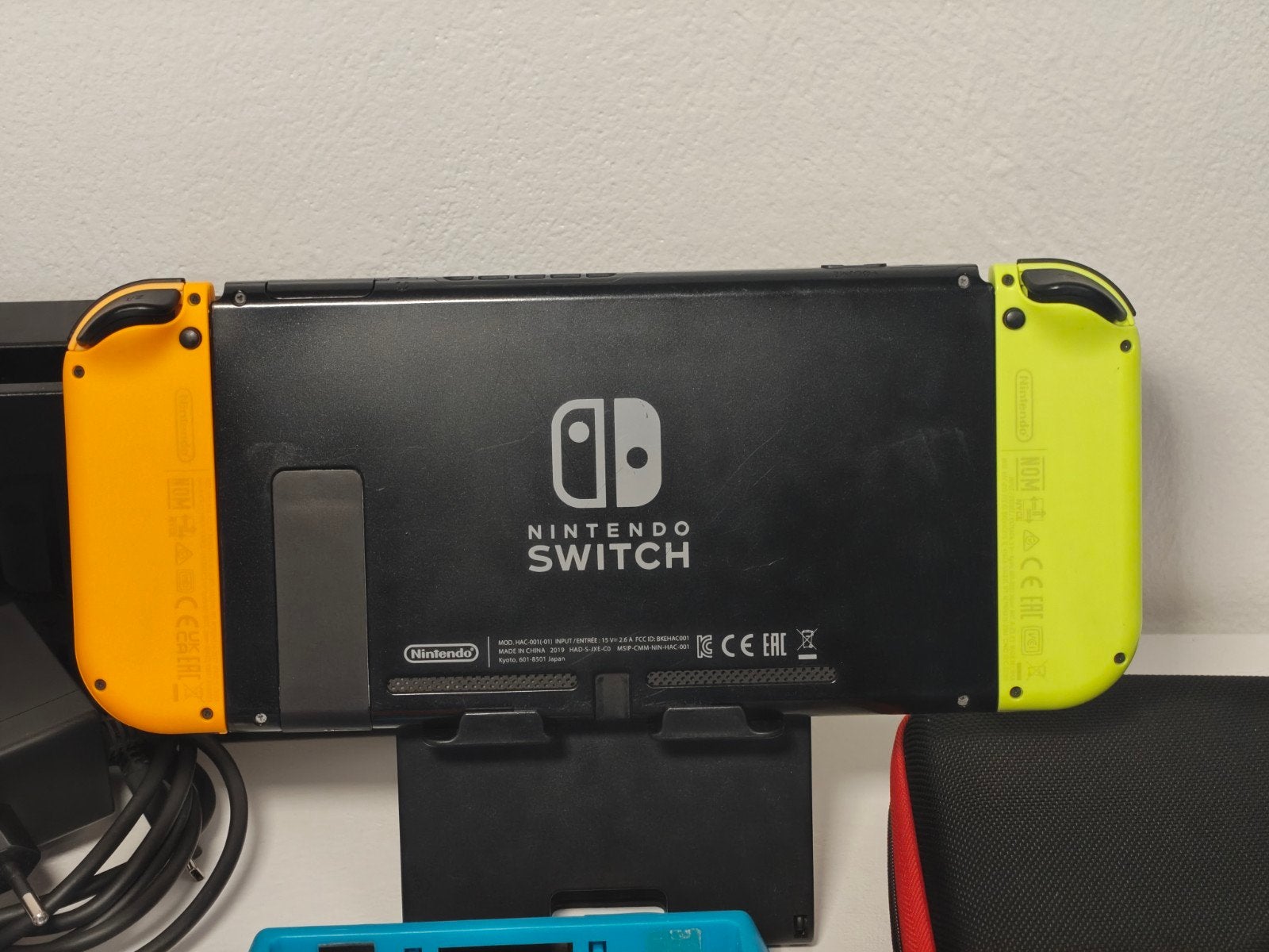 Nintendo Switch met Mario Kart 8 Deluxe, Nintendo switch, Met 2 controllers, Ophalen of Verzenden, Post