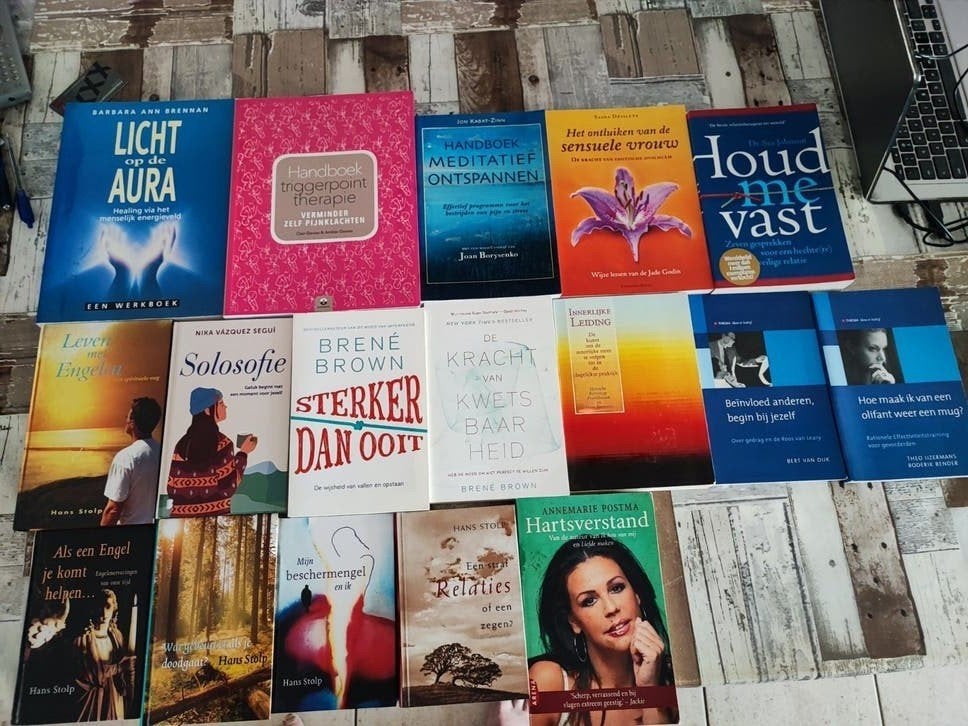Grote collectie spirituele en zelfhulpboeken (18 stuks), Boeken, Gelezen, Achtergrond en Informatie, Spiritualiteit algemeen, Diverse auteurs (o.a. Brené Brown, Hans Stolp, Jon Kabat-Zinn)