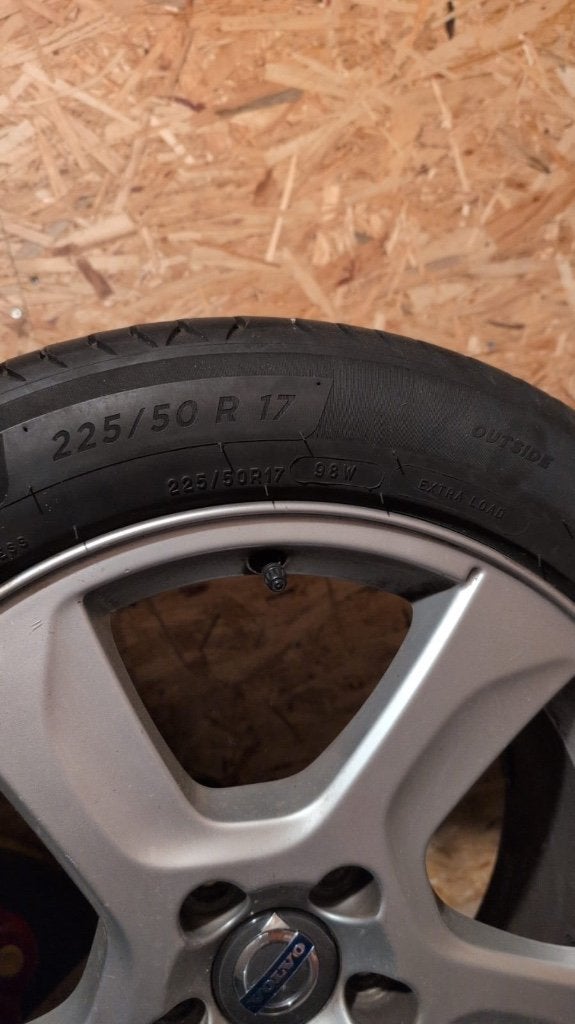 Michelin 225/50 R17 Banden en originele Volvo Velgen, Auto-onderdelen, Banden en Velgen, Gebruikt, Banden en Velgen, 17 inch, Ophalen of Verzenden