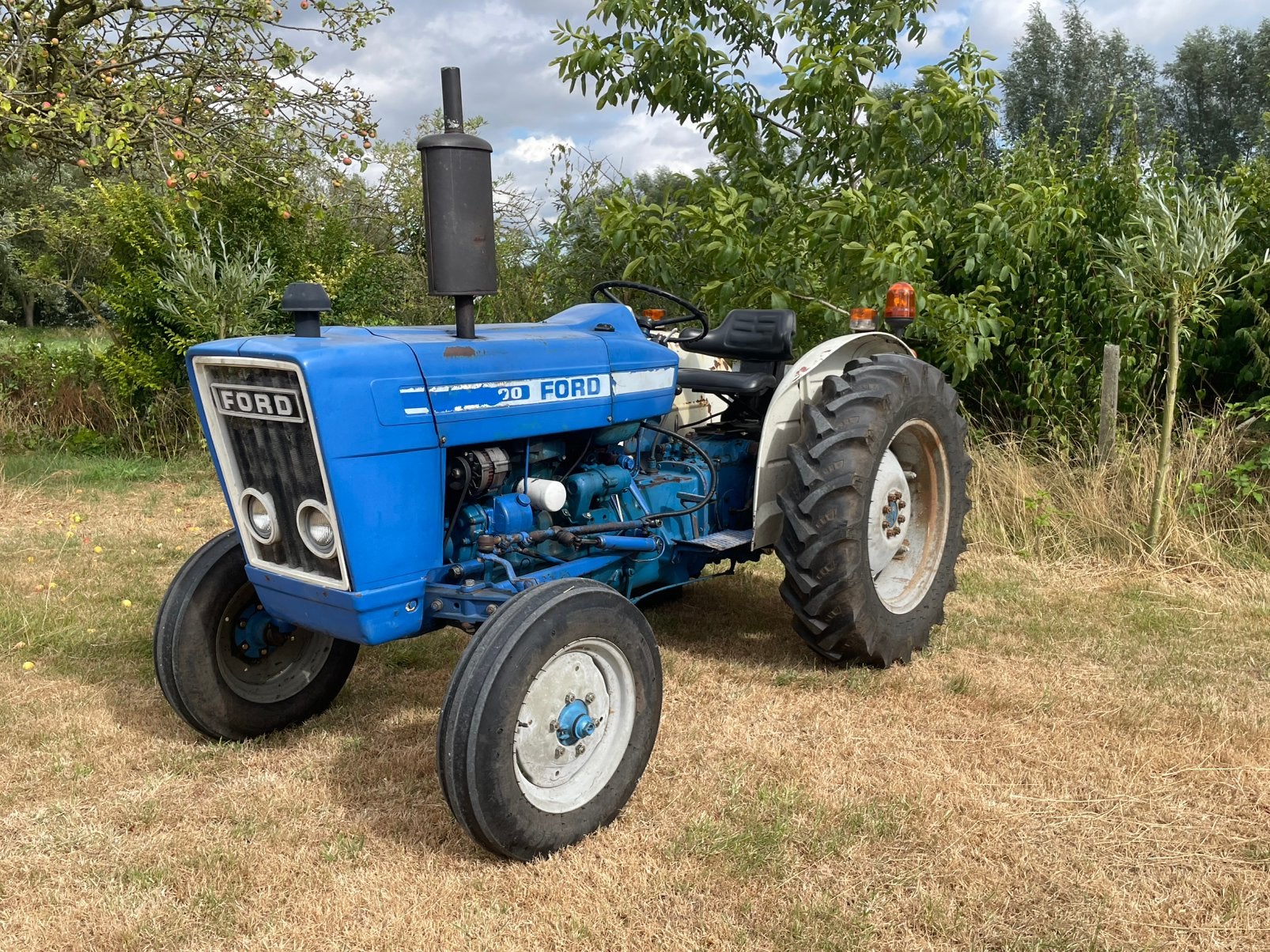 ford 2000 tractor . nieuwe revisie motor!!! smalspoor, Ophalen of Verzenden