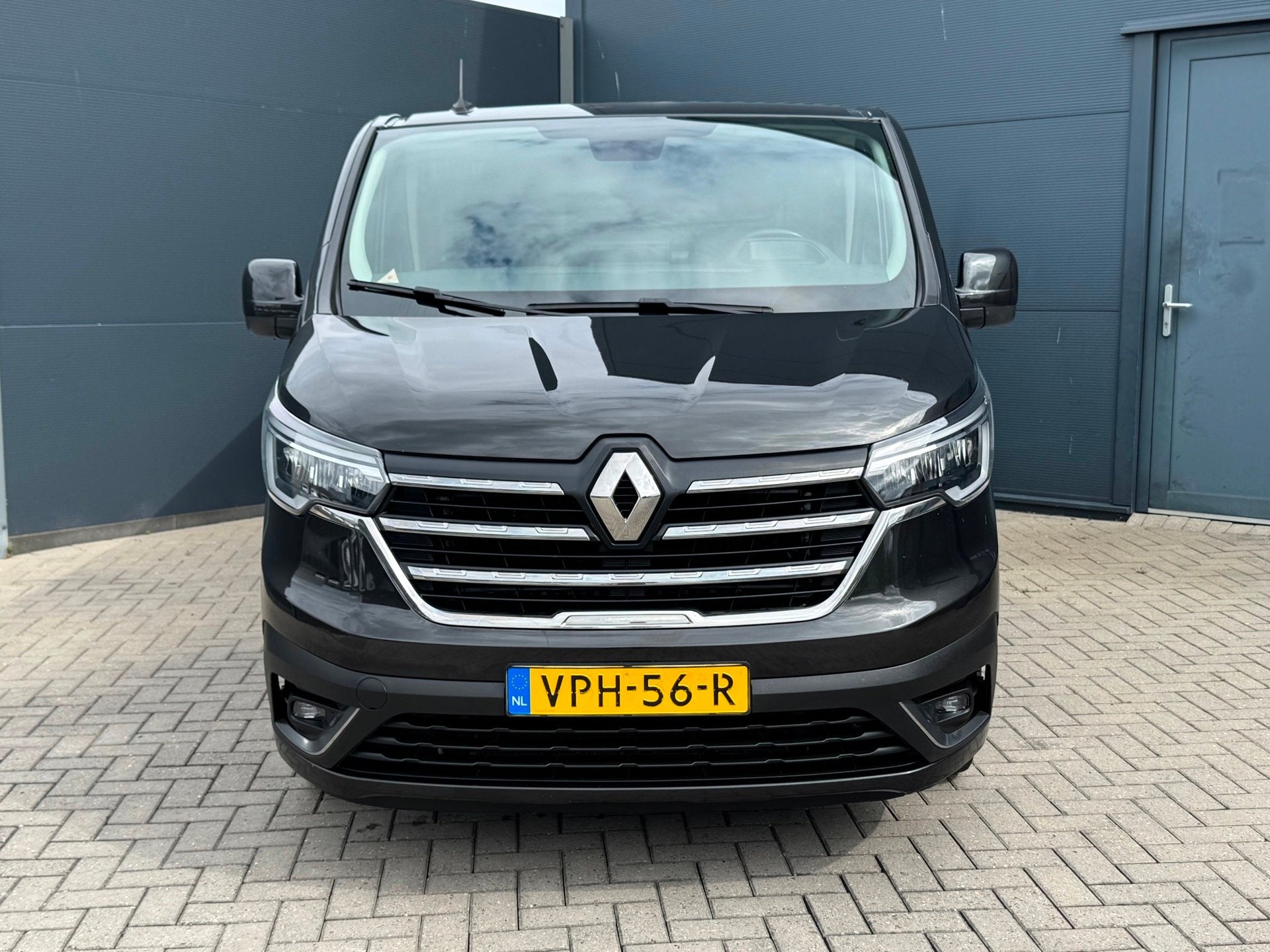 Renault Trafic 2.0 dCi 130 T30 L2H1 / nwe model / Carplay /, Voorwielaandrijving, Gebruikt, Euro 6, 4 cilinders