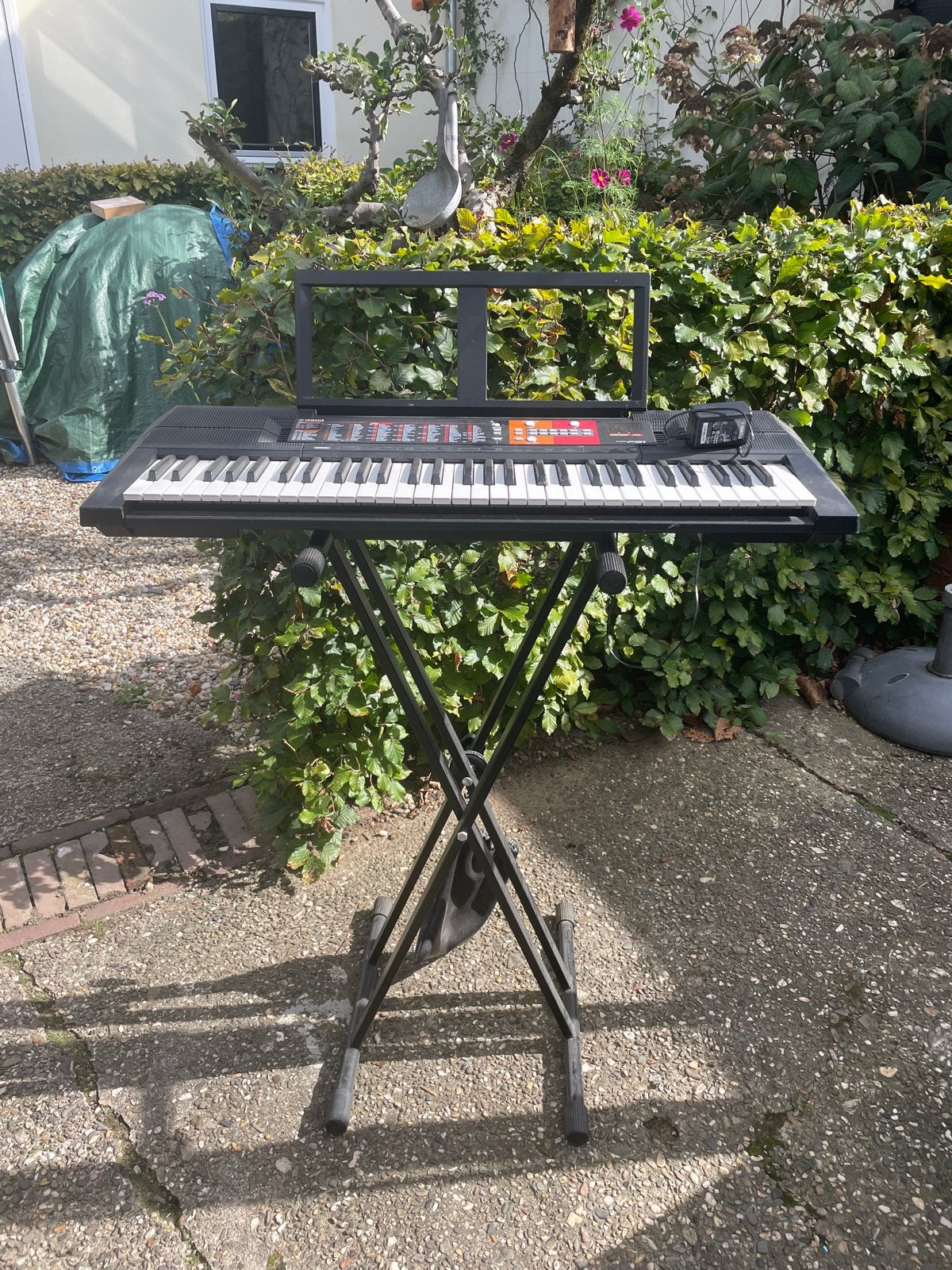 Yamaha PSR-F51 Keyboard met standaard, Yamaha, Ophalen of Verzenden, Met standaard, 61 toetsen