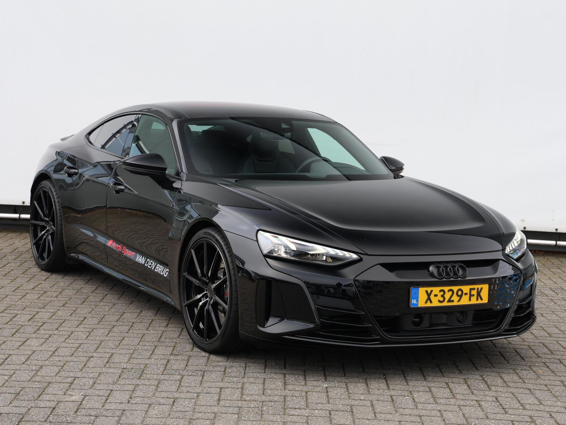 Audi e-tron GT 476pk Vierwielbesturing | Luchtvering | Pano, Auto's, Audi, Automaat, Automatische klimaatregeling, 479 km, Gebruikt