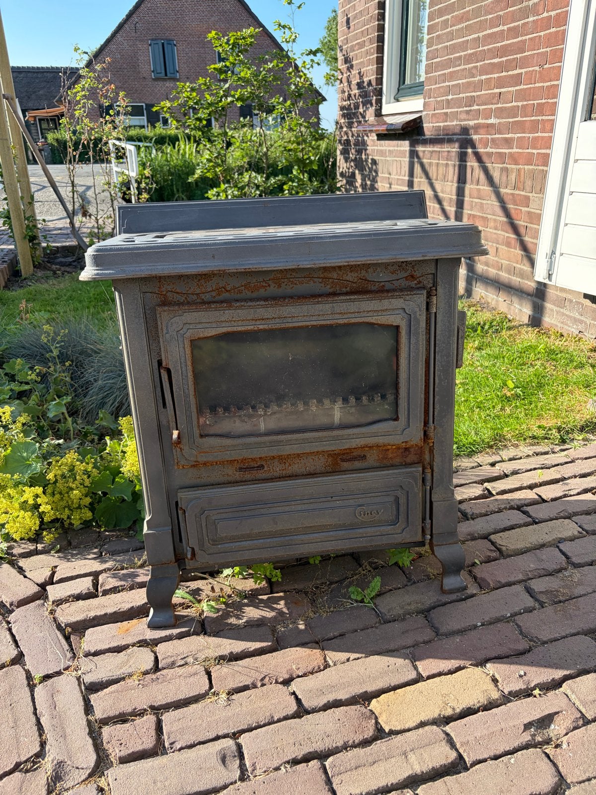 Oude hout/kolenkachel voor buiten of oud ijzer, Huis en Inrichting, Haarden, Ophalen, Gebruikt, Vrijstaande haard, Houthaard