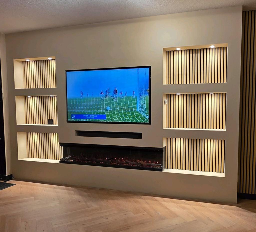 Moderne Cinewall met sfeerhaard en ingebouwde planken, 200 cm of meer, Ophalen of Verzenden, Zo goed als nieuw, 200 cm of meer