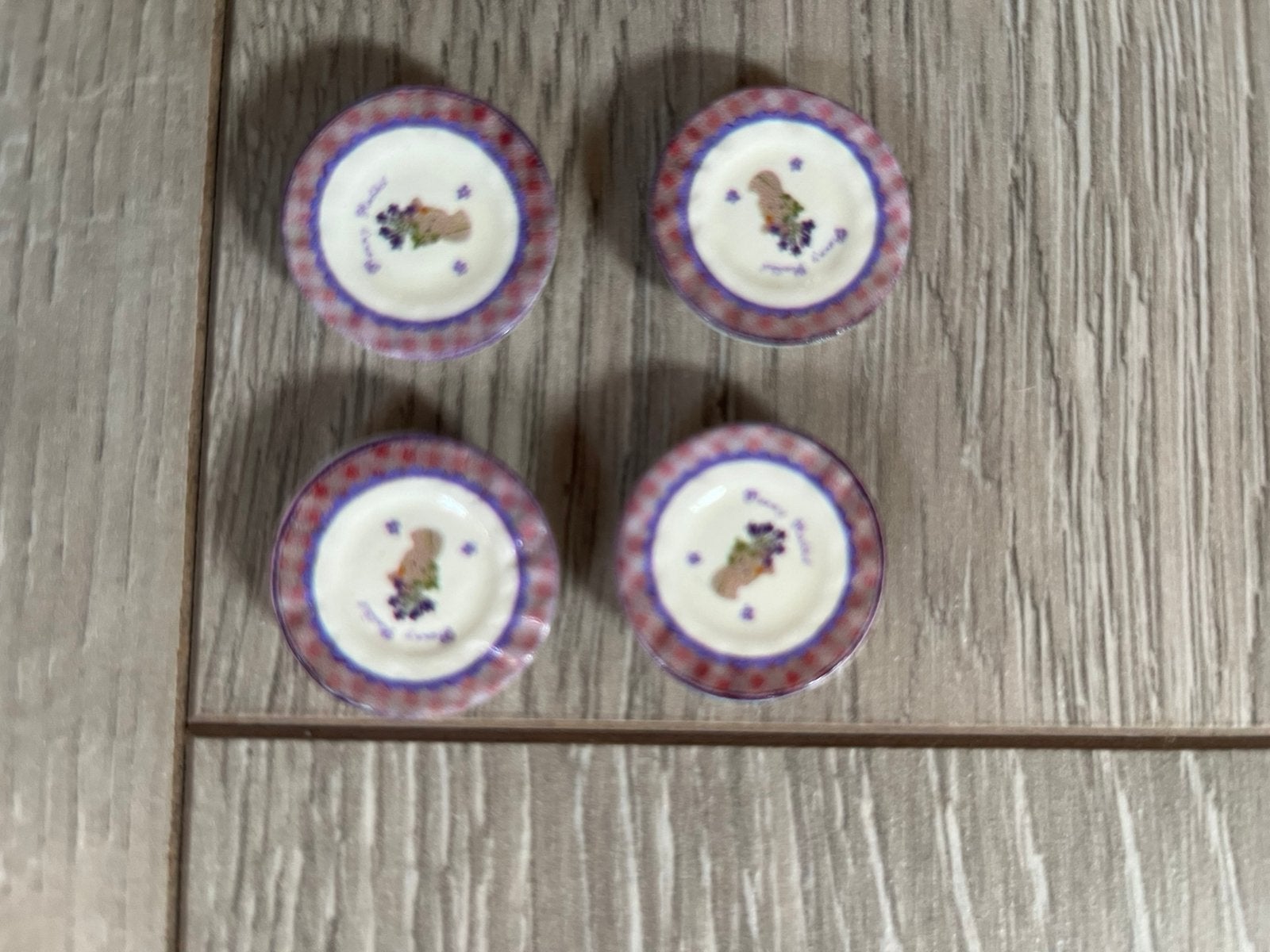 Gebaksbordjes 4 dezelfde kleur 1,75 inclusief verzendkosten, Ophalen, Nieuw, Poppenhuis