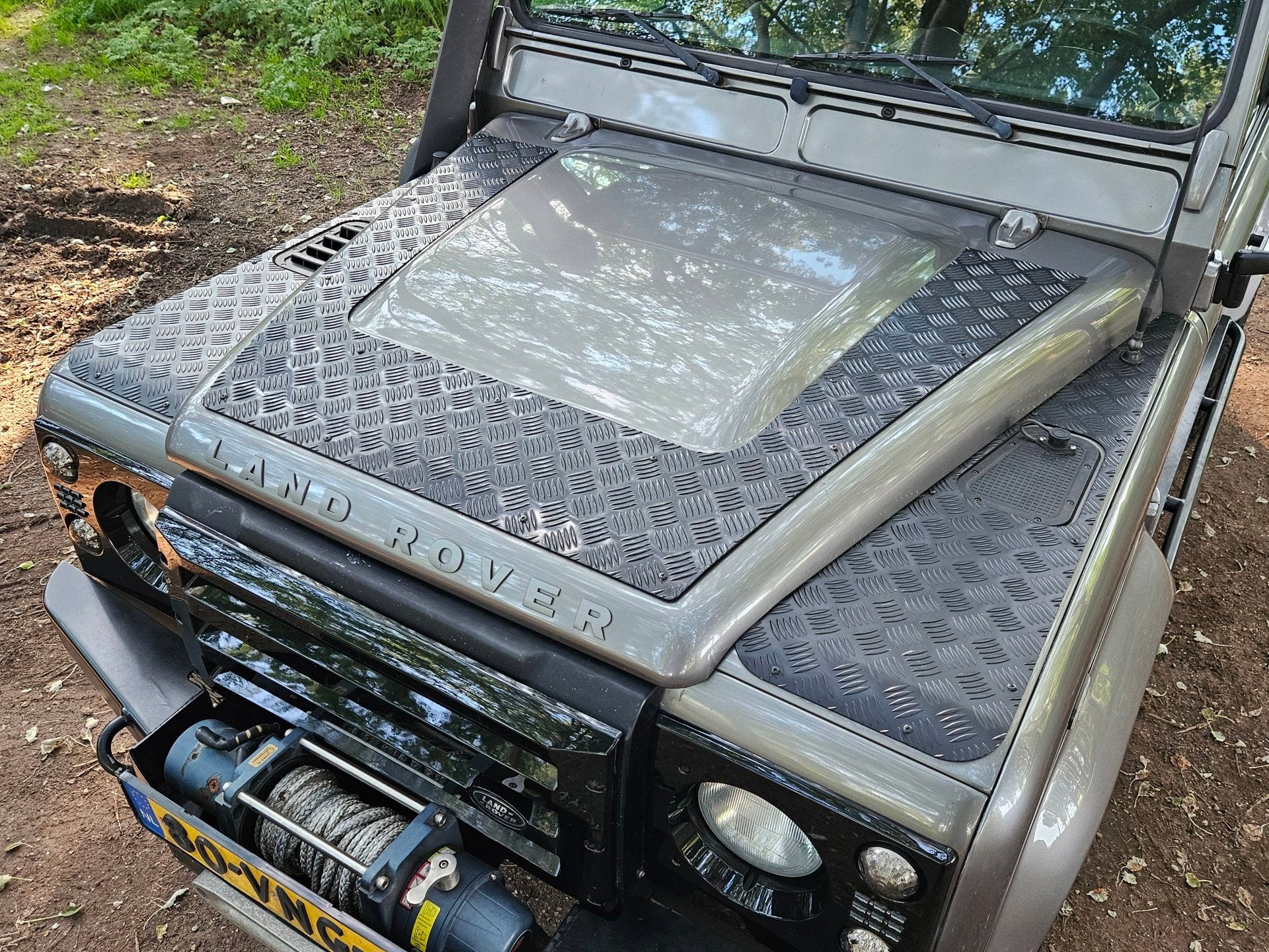 Land Rover Defender 90 2.4 TD XTech grijskenteken, Auto's, Land Rover, Stoelverwarming, Gebruikt, Zwart, 4 cilinders