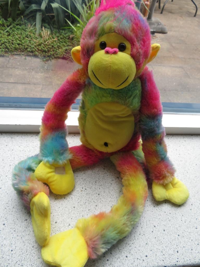 Vrolijk gekleurde aap van Action merk Toi Toys, Ophalen of Verzenden, Zo goed als nieuw, Wasbaar, Middelgroot (20 tot 80 cm)