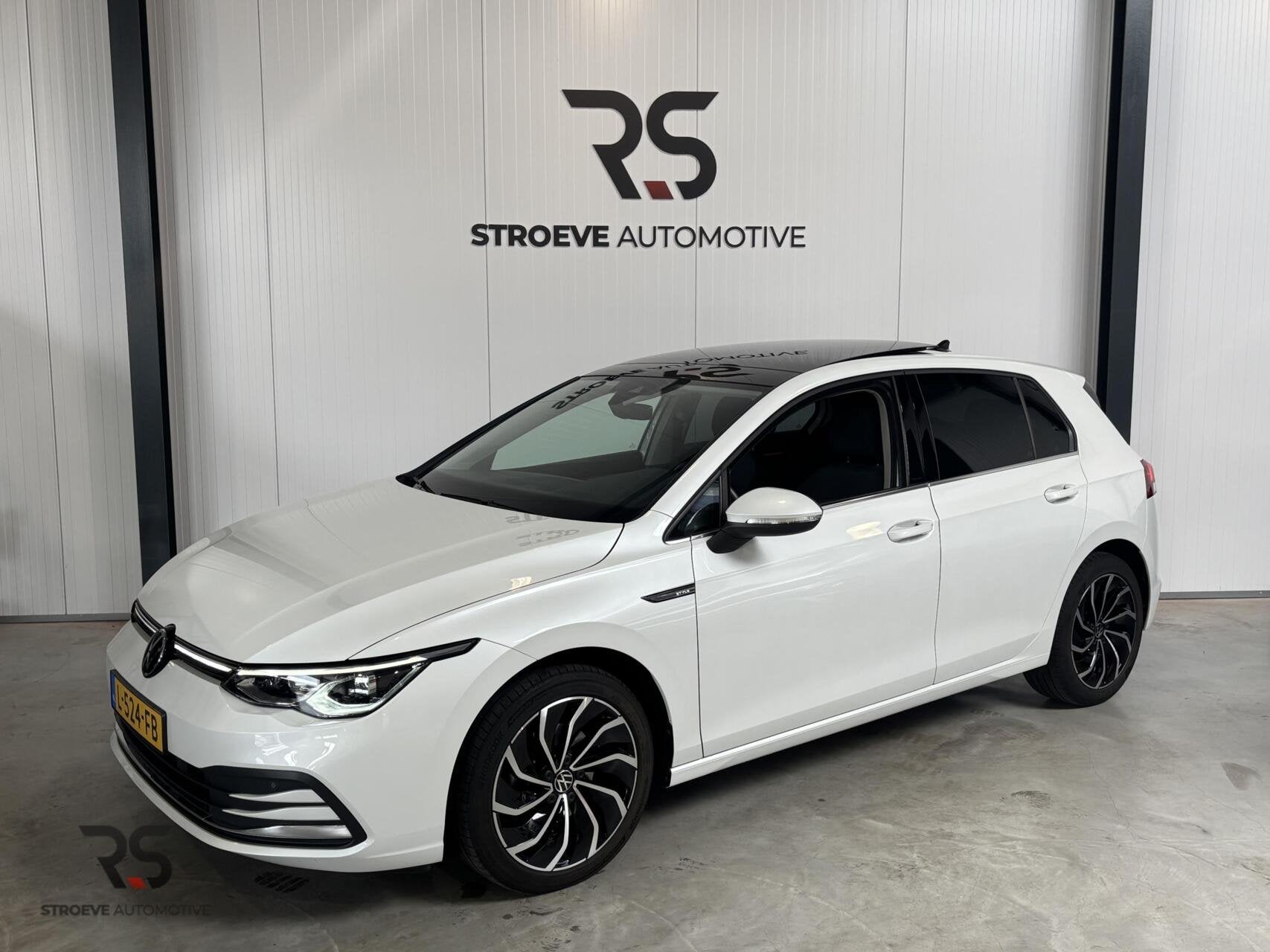 Volkswagen Golf 1.5 eTSI Style | LED | Pano | ACC | Virtual, Auto's, Dealer onderhouden, Euro 6, 4 cilinders, Wit
