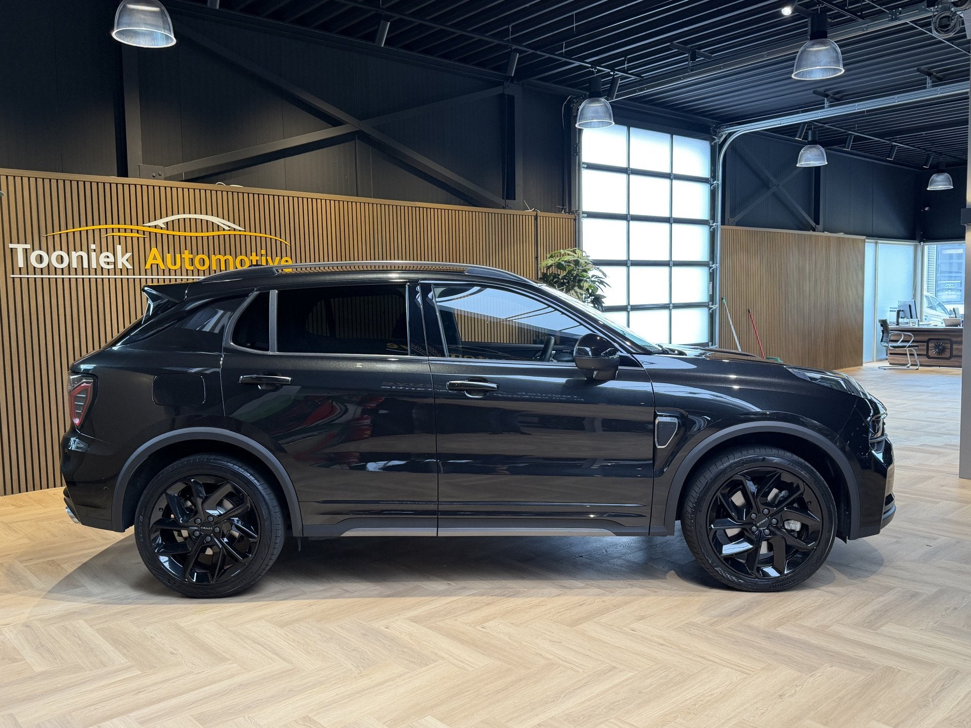 Lynk & Co 01 1.5 BLACK EDITION | FULL OPTIONS | NIEUW MODEL, Auto's, Zwart, Bedrijf, 1854 kg, Hybride Elektrisch/Benzine
