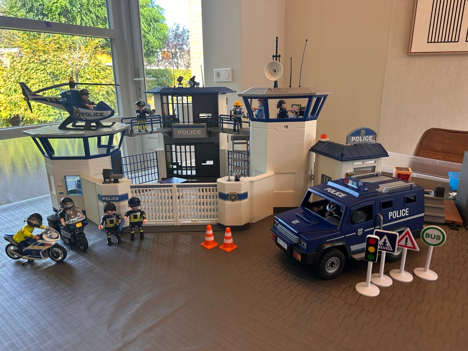 Playmobil Politiebureau met voertuigen en figuren, Gebruikt, Gebouw, Complete set, Ophalen of Verzenden