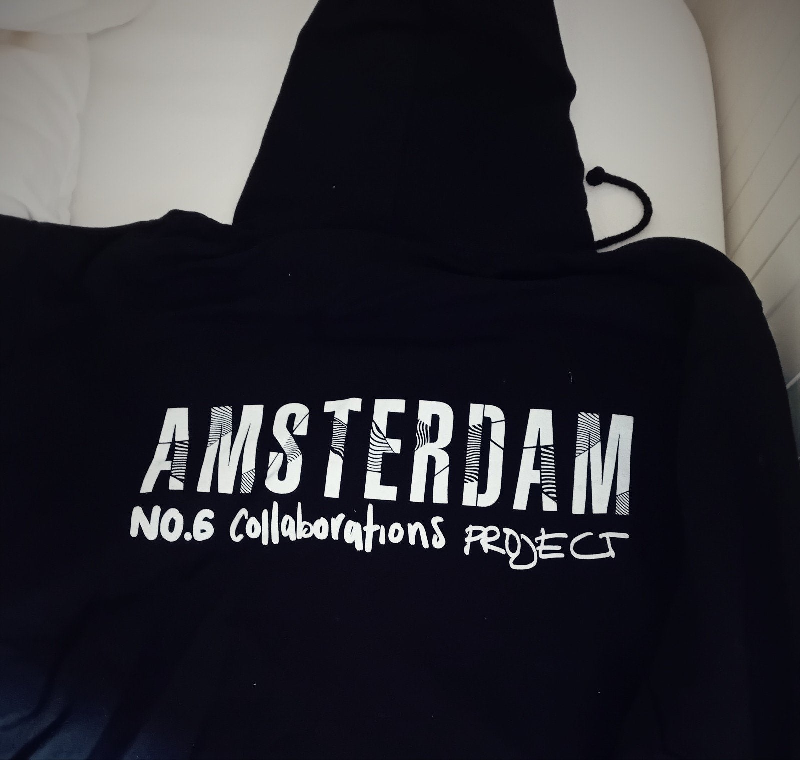 Ed Sheeran No.6 Collaborations Project Amsterdam Hoodie L, Verzamelen, Ophalen of Verzenden, Nieuw, Kleding