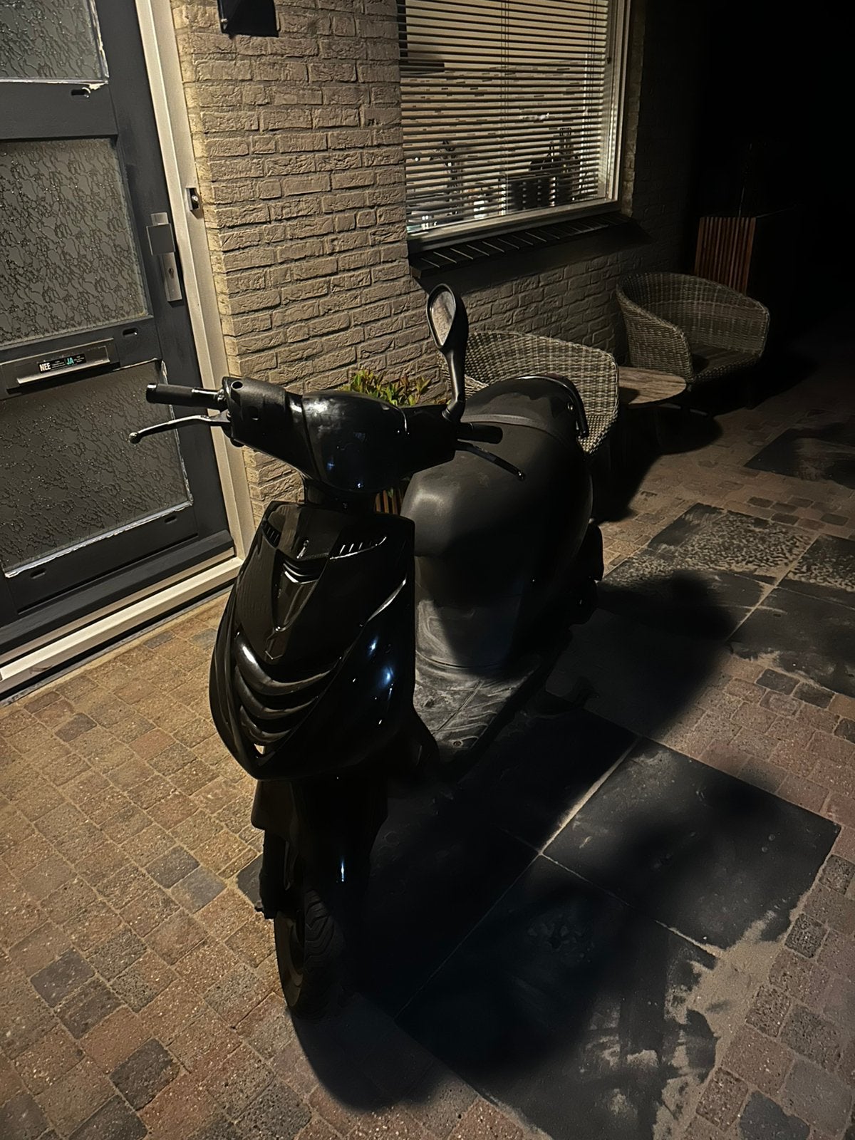 Zip 50cc 4t zwart 2016, Fietsen en Brommers, Ophalen, Maximaal 45 km/u, Zip, Zo goed als nieuw