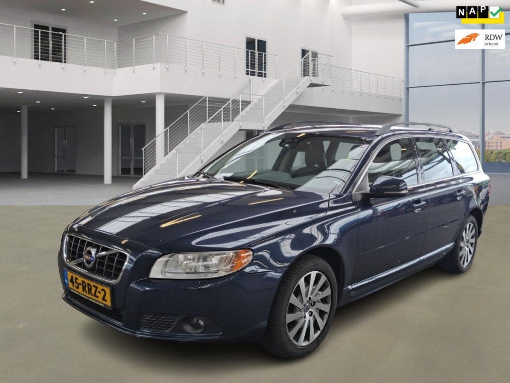 Volvo V70 1.6 T4 Limited Edition Airco Cruise Leder Navi PDC, Voorwielaandrijving, 15 km/l, Gebruikt, 4 cilinders