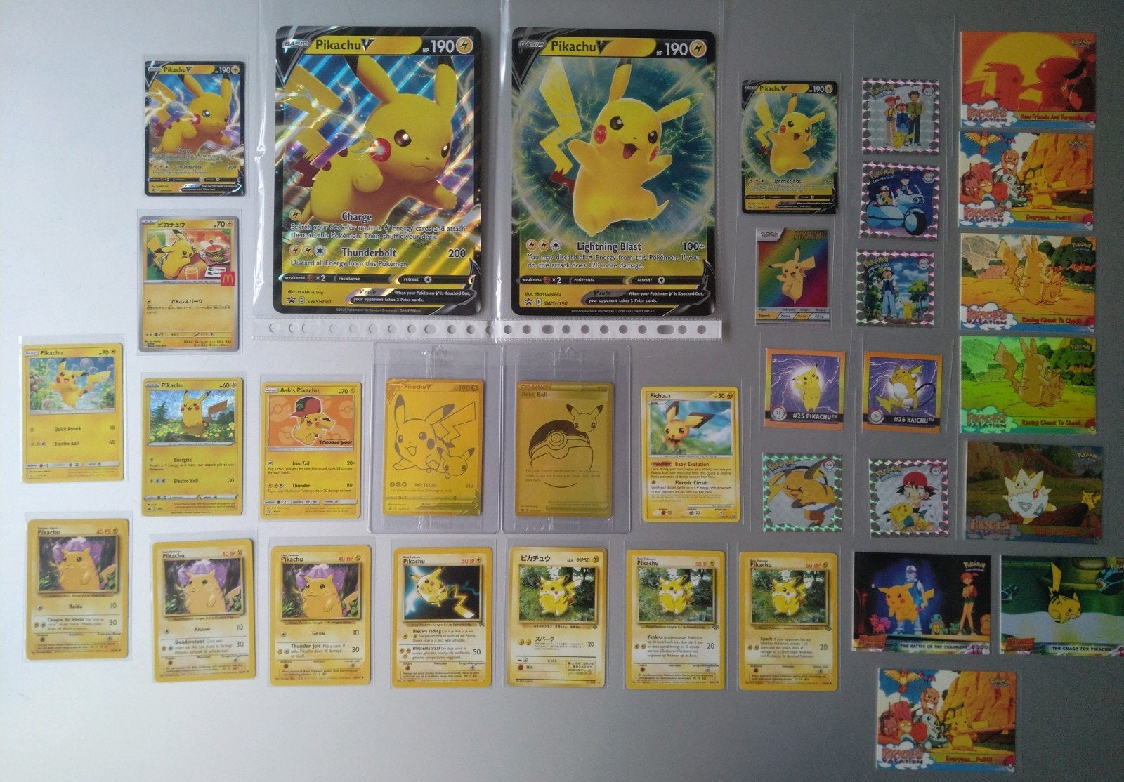 Pikachu verzameling !, Ophalen of Verzenden, Zo goed als nieuw, Meerdere kaarten, Foil