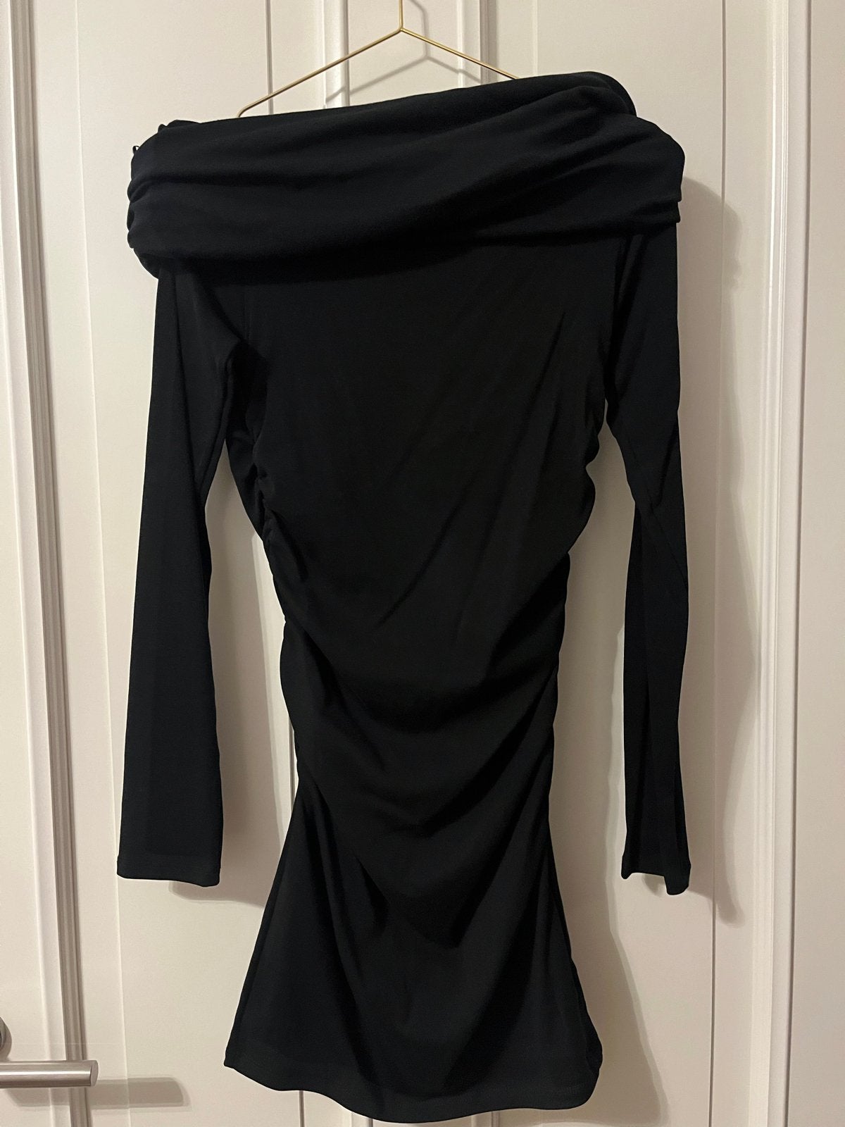 Gloednieuwe Zara jurk maat 38 - Perfect voor feestjes!, Maat 38/40 (M), Zwart, Nieuw, Ophalen of Verzenden