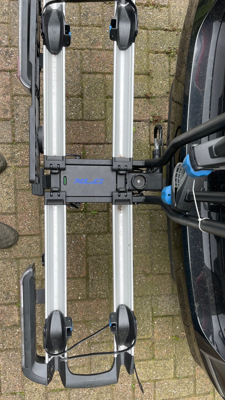 XLC AZURE EXTRA LED kantelbaar oprij goot, Ophalen, Zo goed als nieuw, 2 fietsen, Trekhaakdrager