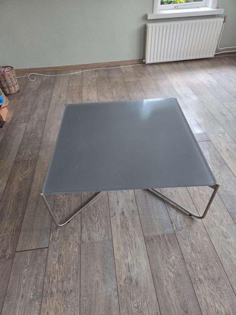 Gratis ophalen vierkante mat grijze salon tafel, Gebruikt, 50 tot 100 cm, Vierkant, Minder dan 50 cm
