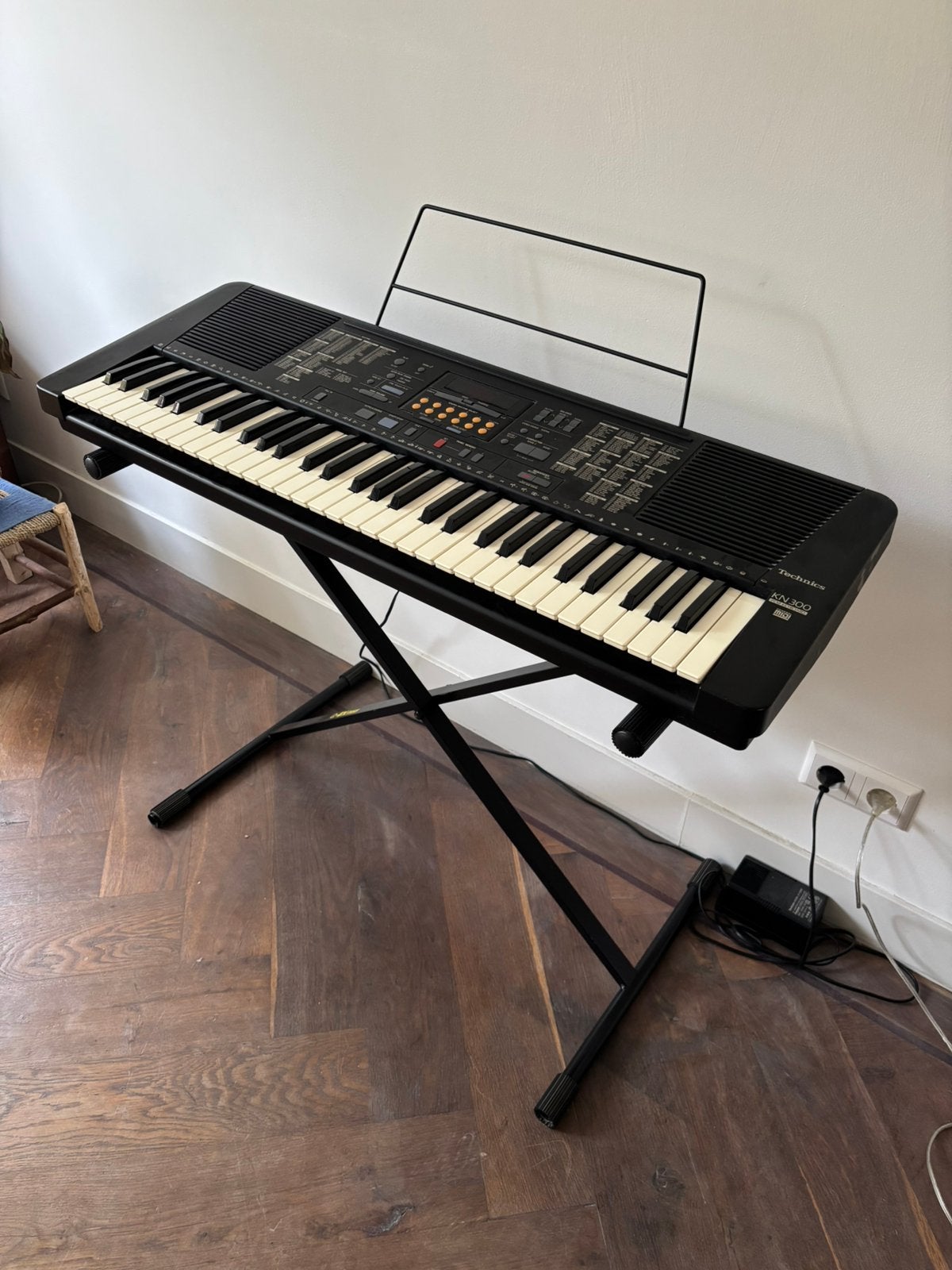 Technics KN300 PCM Keyboard met standaard, Ophalen, 61 toetsen, Met standaard, Zo goed als nieuw