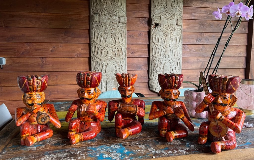 Indiase handbeschilderd houtsnijwerk beelden India, Ophalen of Verzenden, Zo goed als nieuw, Mens