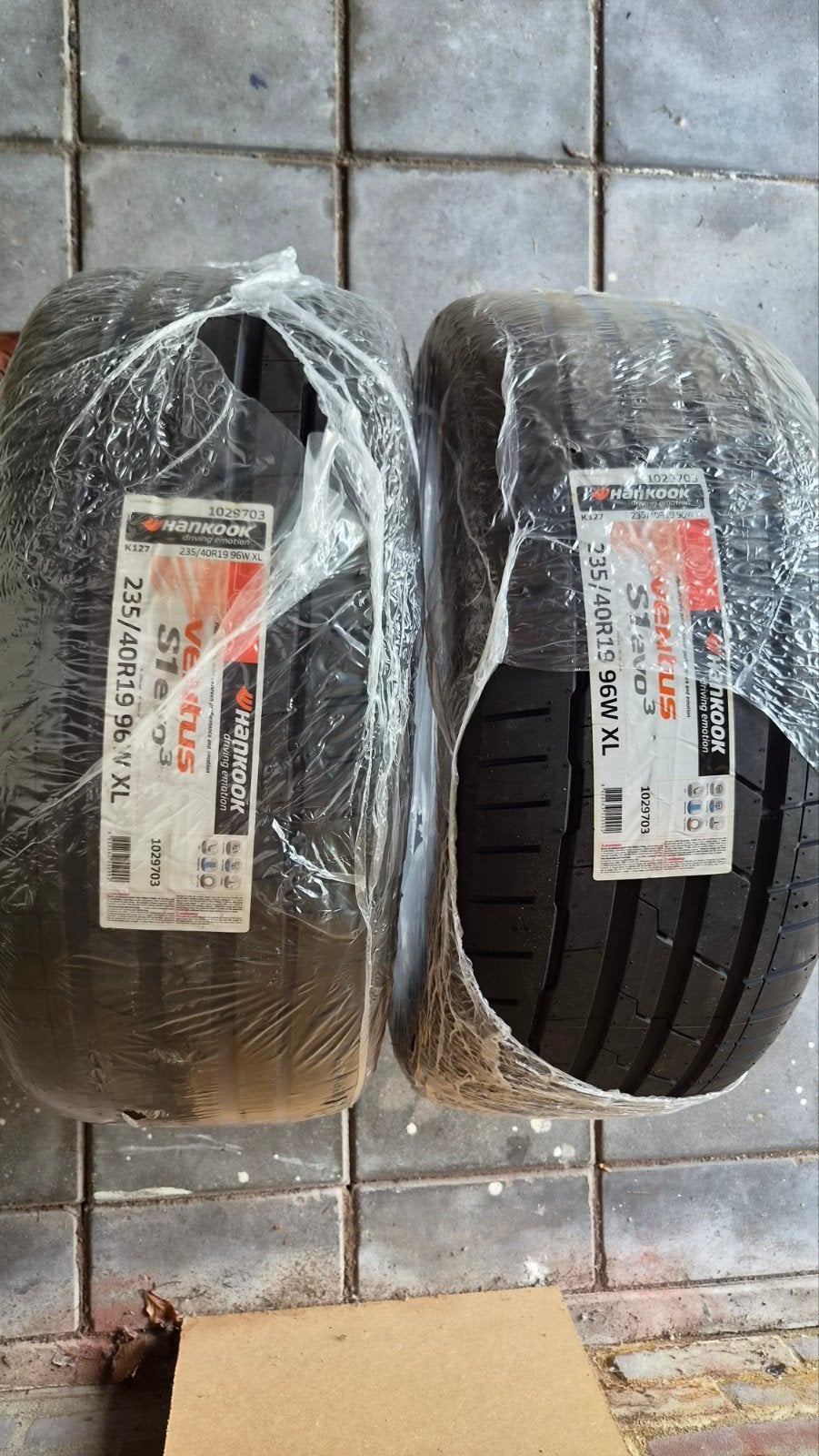 2 nieuwe Hankook Vent. S1 Evo 3 235/40 R19 96W Zomerbanden, 19 inch, Nieuw, Ophalen of Verzenden, 235 mm