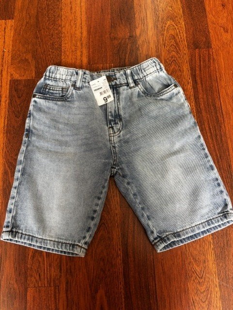 Korte broek maat 140 (advr 32), Broek, Zeeman, Nieuw, Ophalen of Verzenden