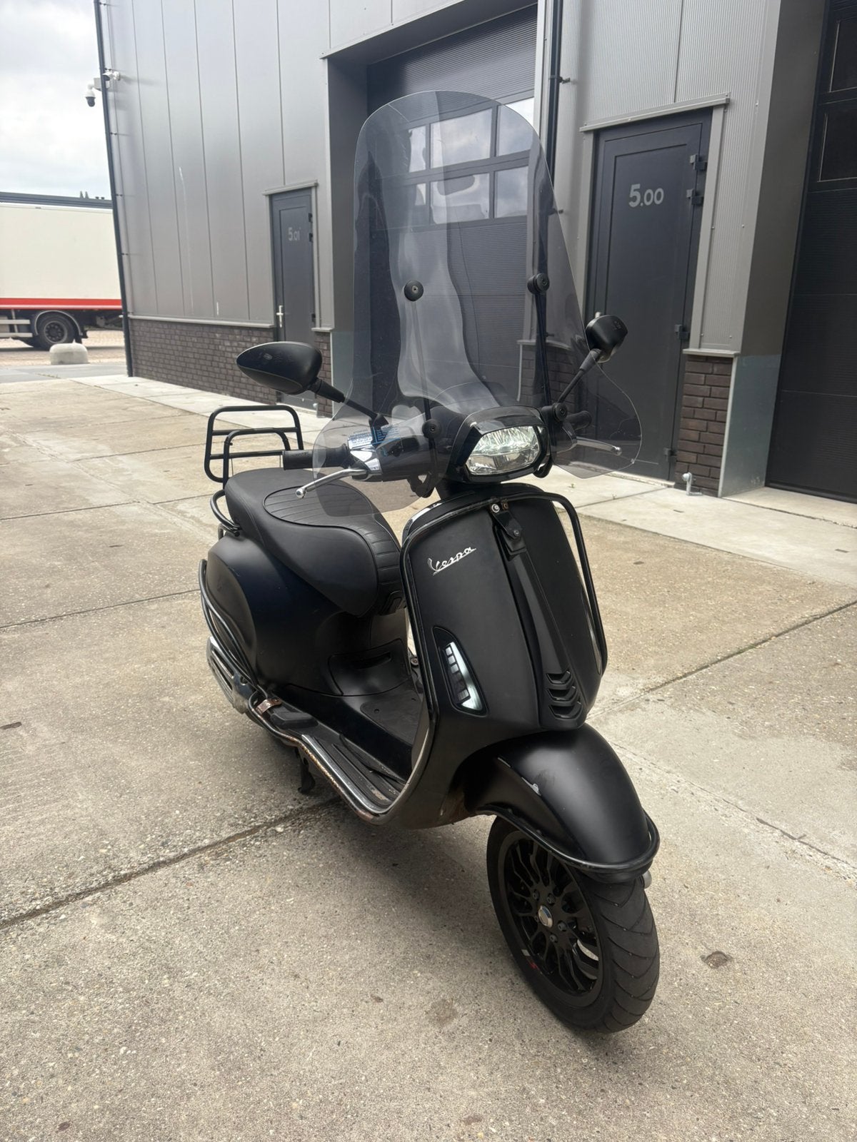 Vespa sprint 2019 blauw kenteken wok, Fietsen en Brommers, Scooters | Vespa, Ophalen of Verzenden, Zo goed als nieuw, Benzine
