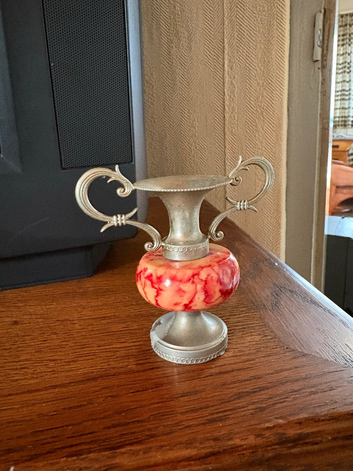 Decoratieve miniatuur trofee met marmeren basis, Ophalen of Verzenden