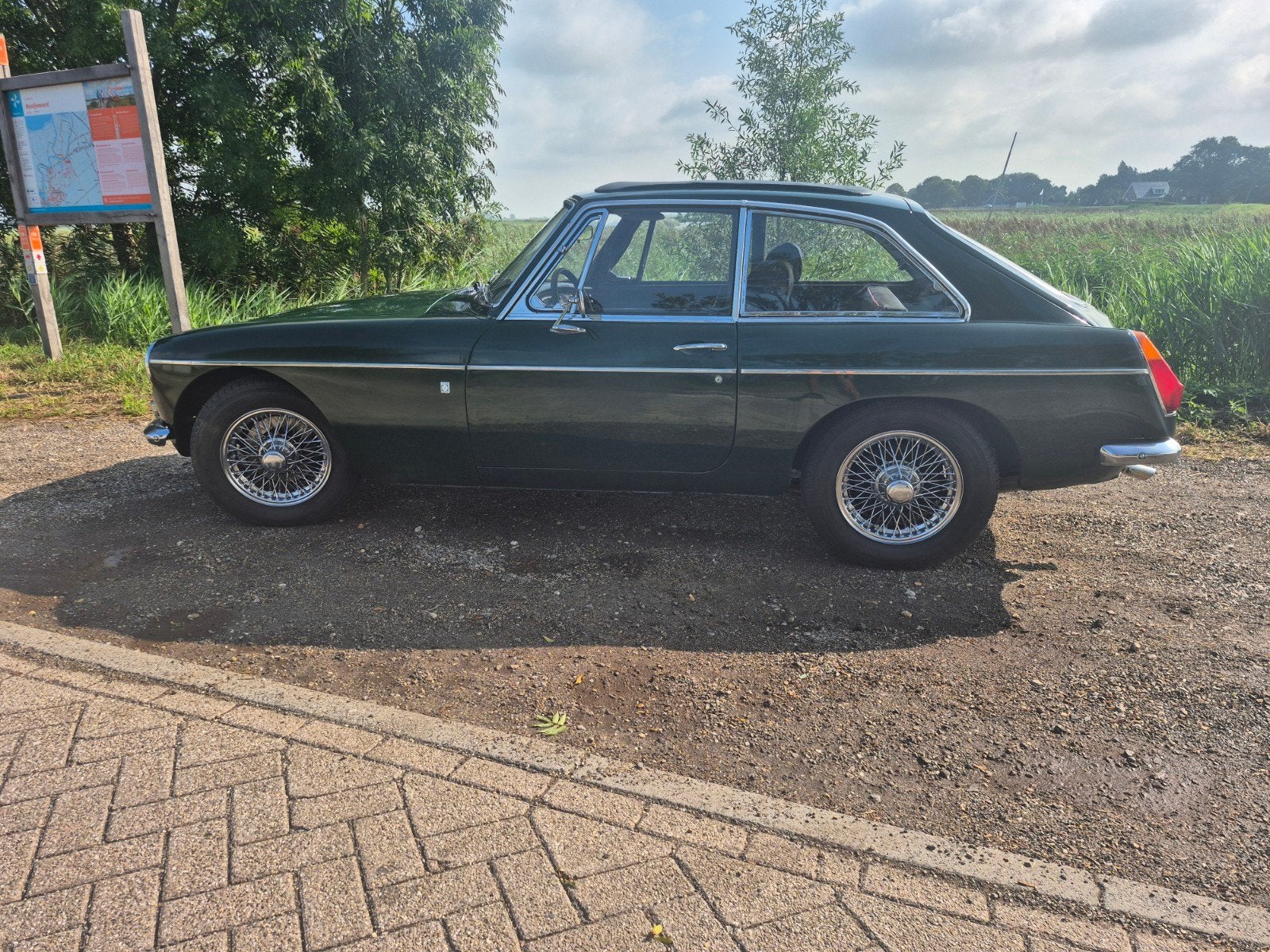 MG B GT 1.8 1971 Groen, B, Achterwielaandrijving, Origineel Nederlands, Handgeschakeld